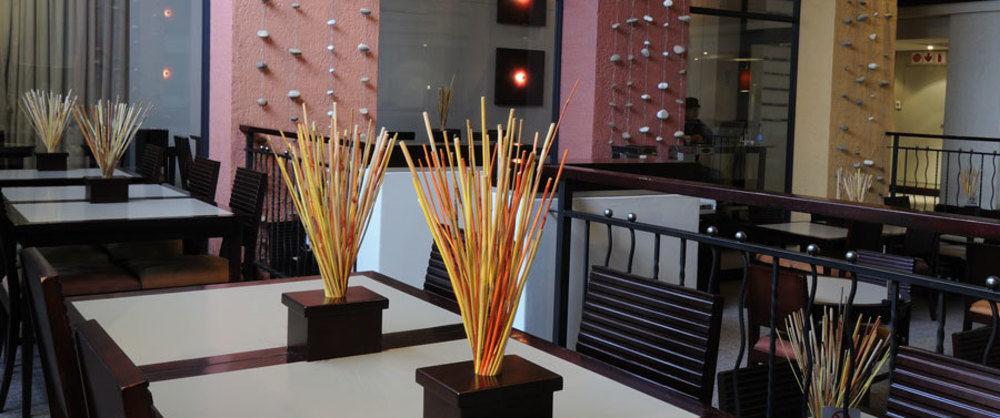 Peermont Metcourt Inn At The Grand Palm, גאבורון מראה חיצוני תמונה