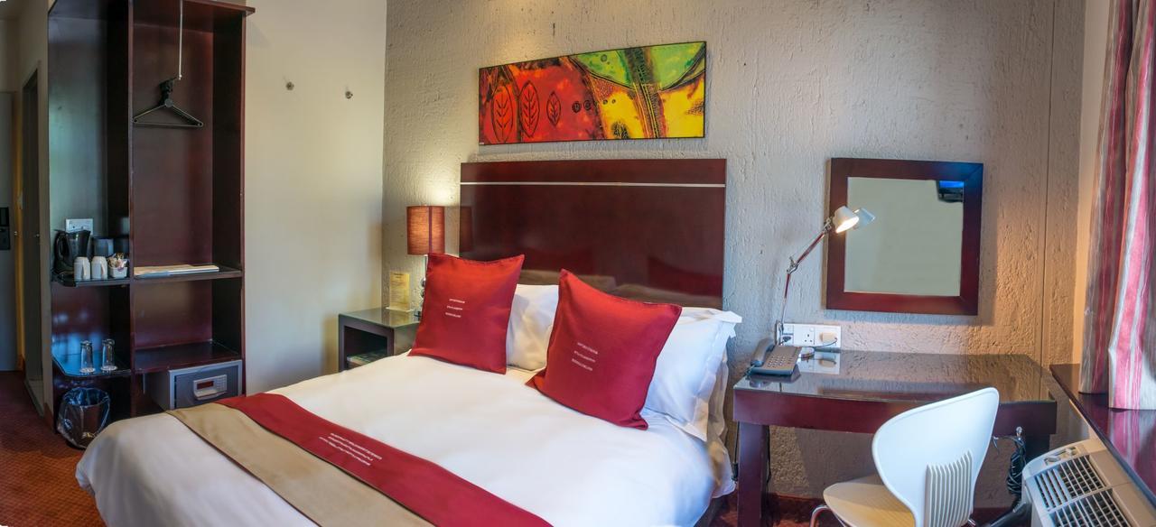 Peermont Metcourt Inn At The Grand Palm, גאבורון מראה חיצוני תמונה