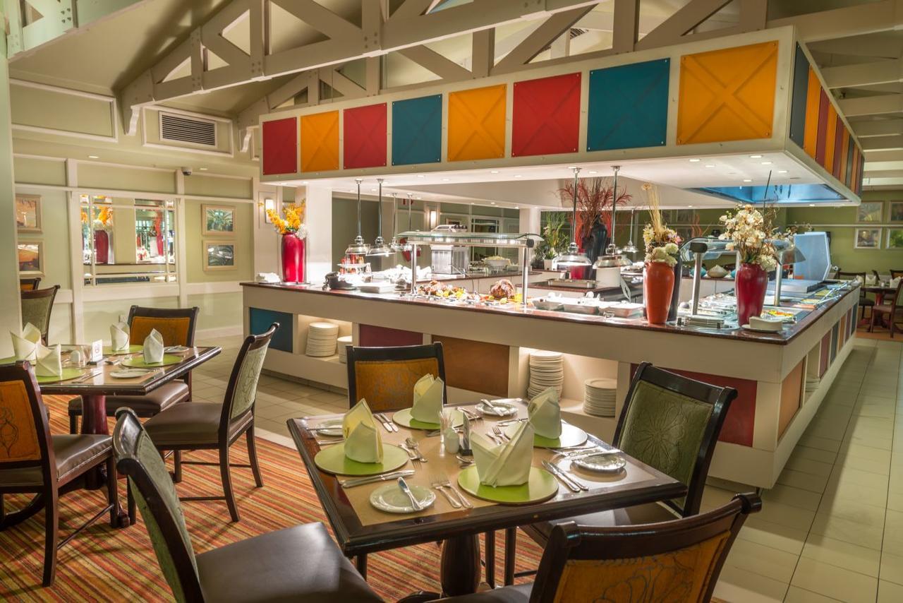 Peermont Metcourt Inn At The Grand Palm, גאבורון מראה חיצוני תמונה